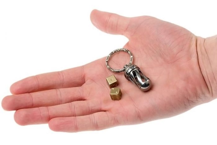 Брелок-капсула с игральными кубиками Acorn Dice Brass, Lion Steel, Нержавеющая сталь AISI 440, медь, L/DD OT